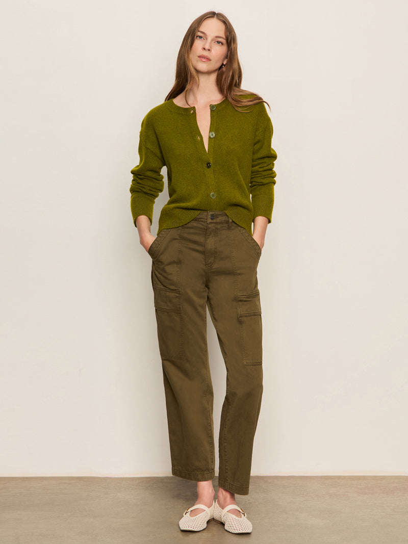 Must-Have Cardi Martini Olive alt 5