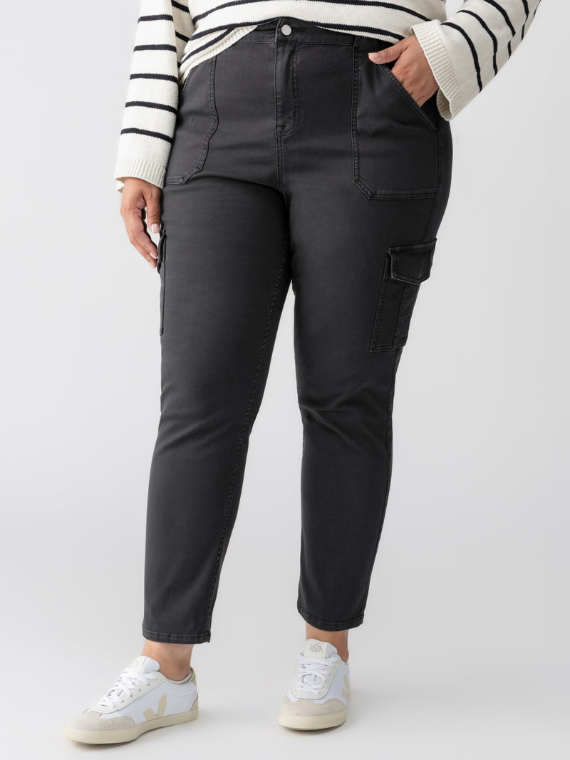 Sculpted Hayden Cargo Standard Rise Pant Black Extended Sizing