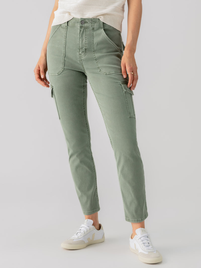Sculpted Hayden Cargo Standard Rise Pant Dark Spruce alt 1