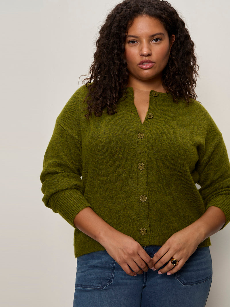 Must-Have Cardi Martini Olive alt 2
