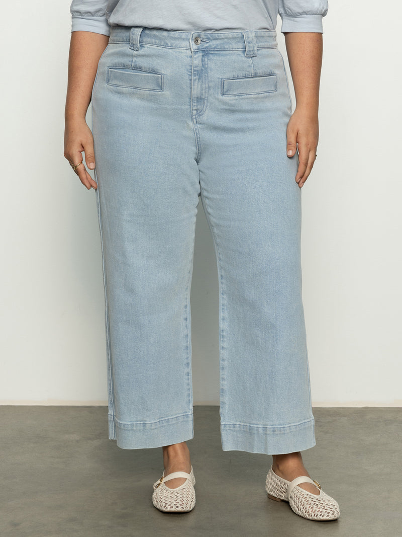 Voyage Standard High Rise Crop Jeans Winner's Circle Extended Sizing alt 2