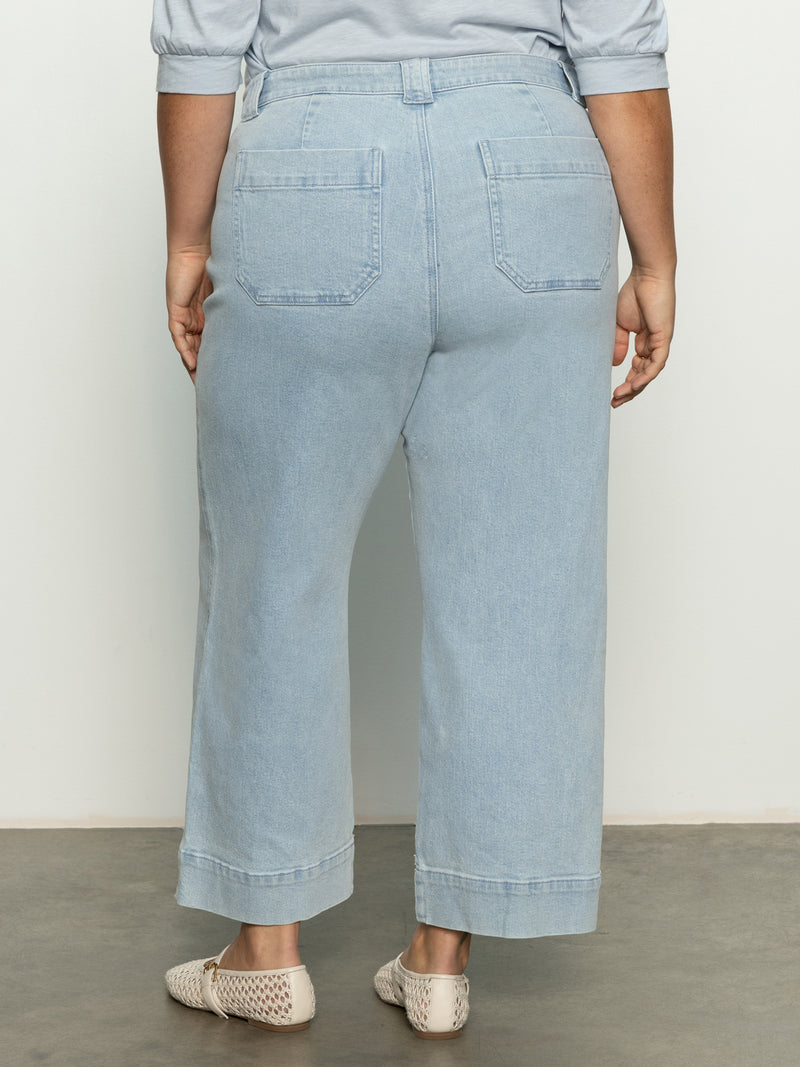 Voyage Standard High Rise Crop Jeans Winner's Circle Extended Sizing alt 1