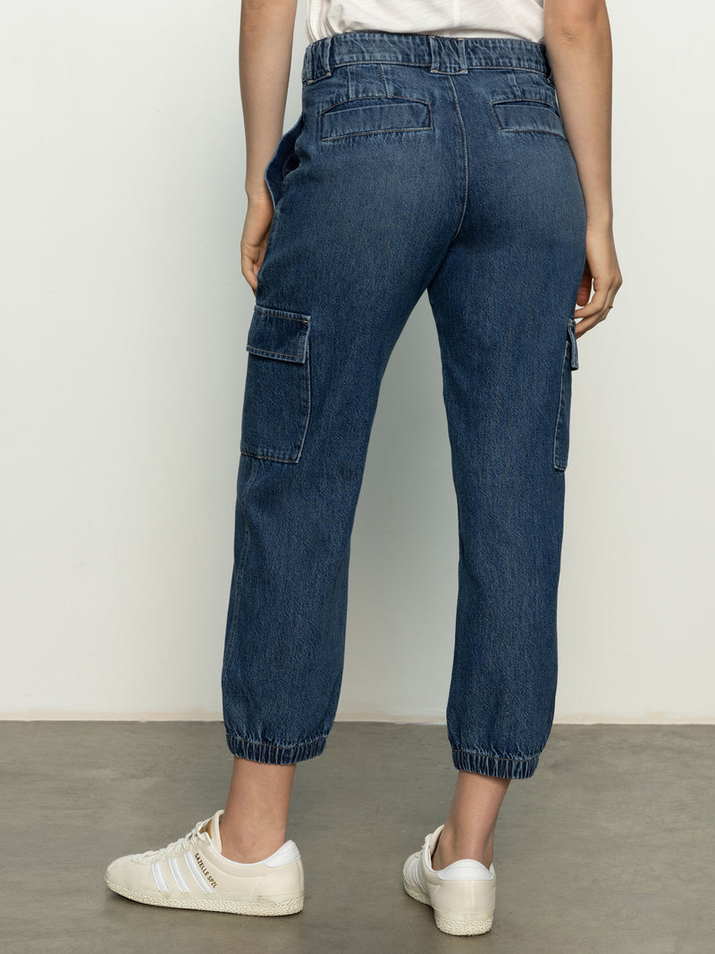 Take Over Jogger Mid-Rise Jeans Wow Me alt 1