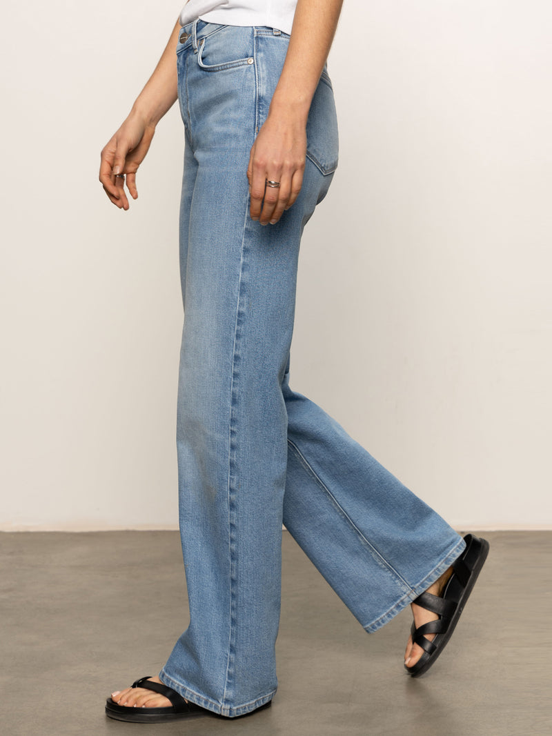 Ekara Slim Wide Semi High Rise Jeans Light alt 2